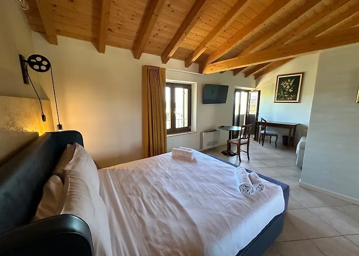 Πανσιόν Casaliva Relais 4*